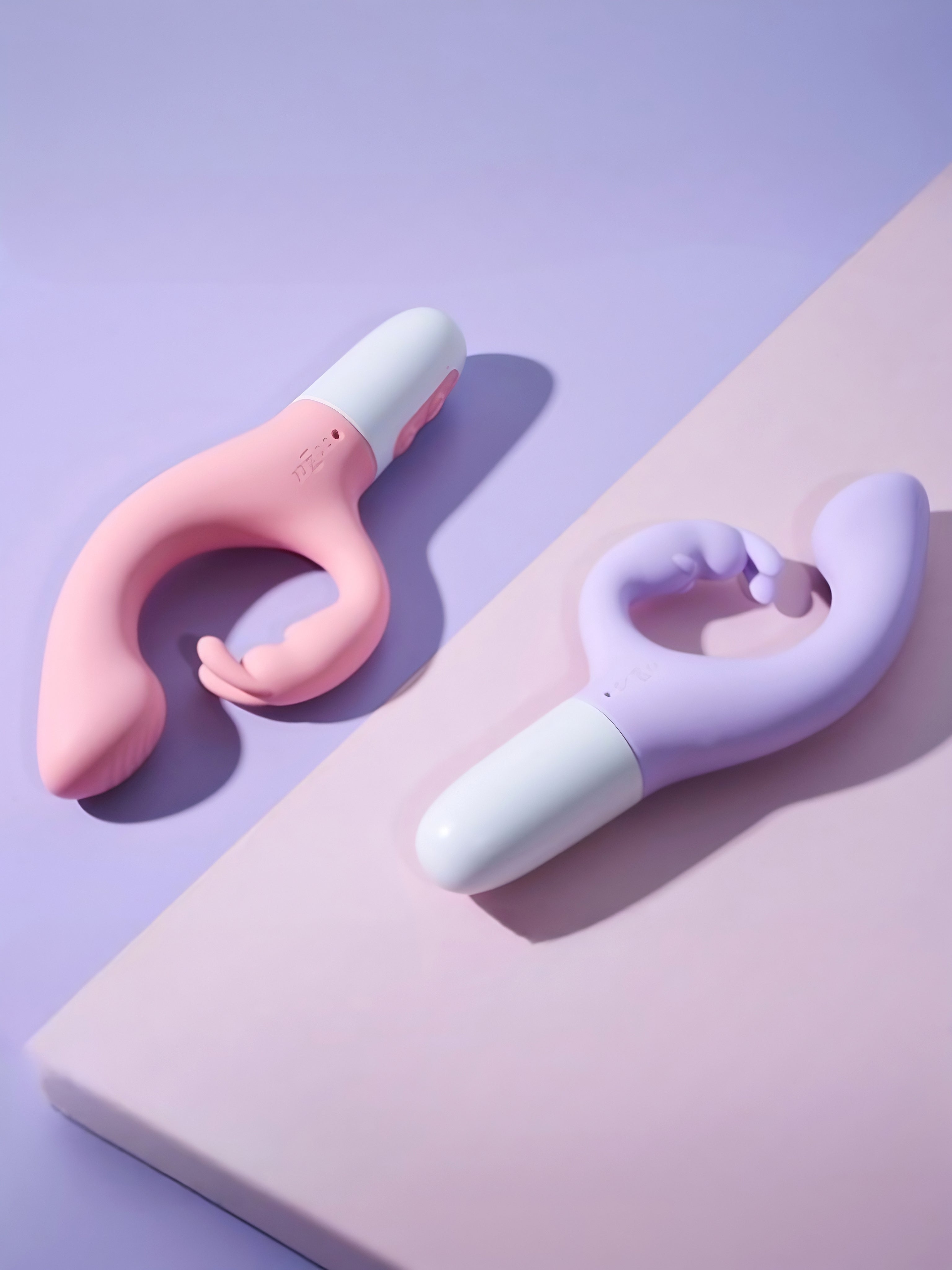 Livraison gratuite丨Vibromasseur lapin à va-et-vient pour femme avec stimulation clitoridienne